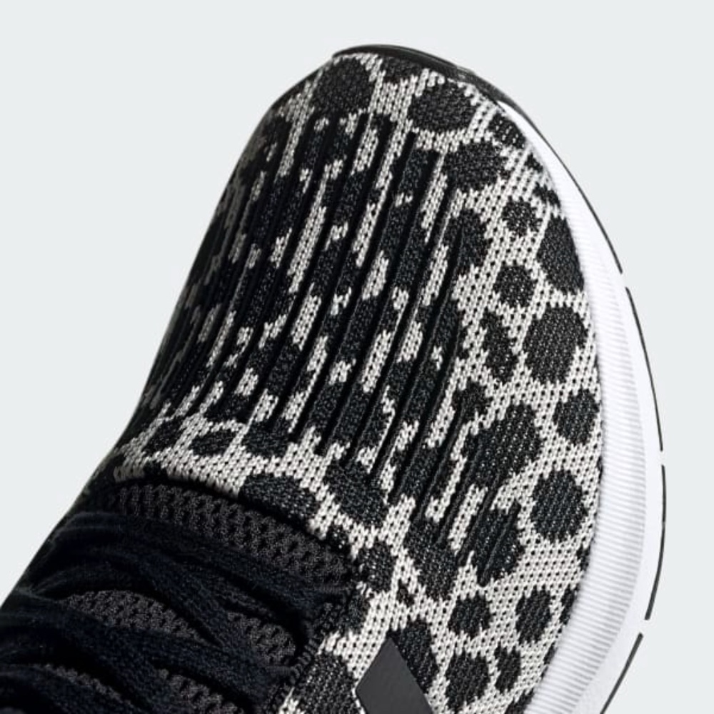 Adidas Swift Run Womens Running Shoes White Black Leopard BD7962 NEW Multi Sz - Picture 9 of 10